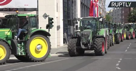 100 traktorów w centrum Berlina. Protest przeciwko minister środowiska