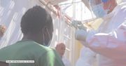 Statek ze 180 migrantami ze zgodą na wejście do portu na Sycylii. Przebadano ich na obecność koronawirusa