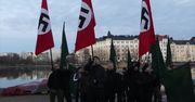 Marsz neonazistów w Helsinkach. Policjanci skonfiskowali flagi ze swastykami podczas pochodu