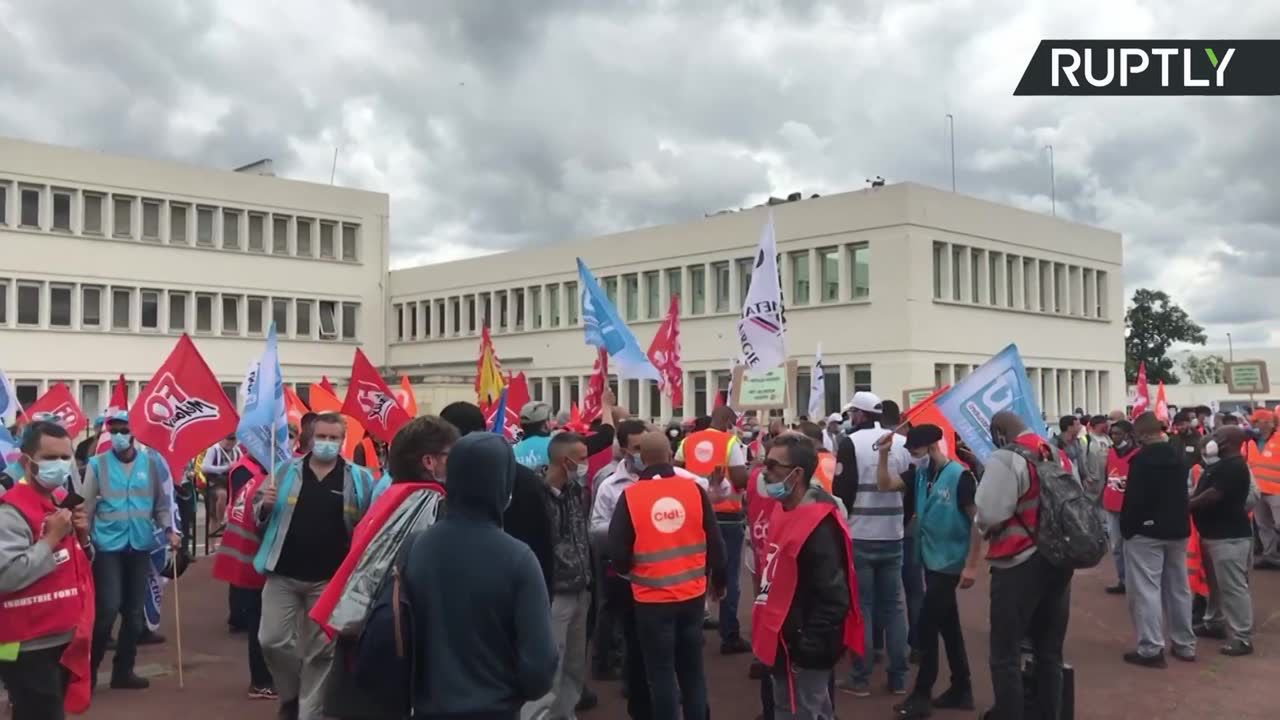 Kryzys ekonomiczny dopadł Renault. Pracownicy fabryk protestują przeciwko zwolnieniom