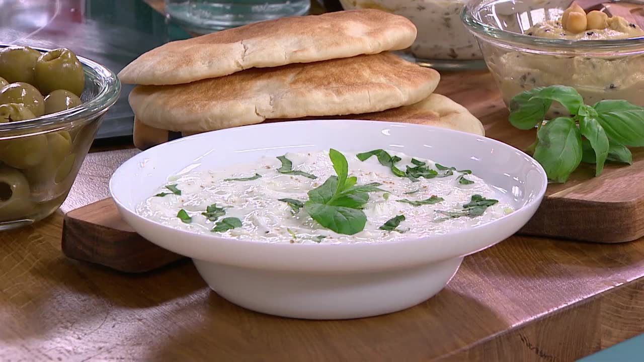 Hummus, tzatziki i pasta z bakłażanów, czyli cypryjskie smakołyki