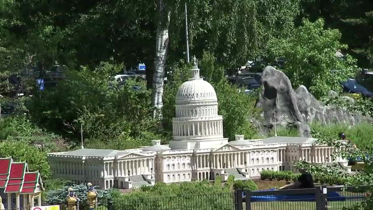 50-metrowy tort i przemarsz orkiestry. Legoland świętuje swoje 50-lecie