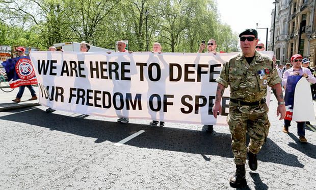 Protesty w obronie wolności słowa w Londynie