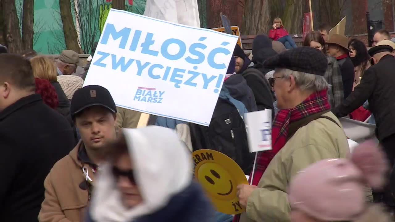 Biały Marsz w Poznaniu w Narodowy Dzień Życia. Uczestnicy poparli projekt „Zatrzymaj aborcję”