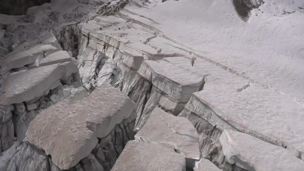 Lodowiec na Mont Blanc może runąć. Ewakuacja mieszkańców