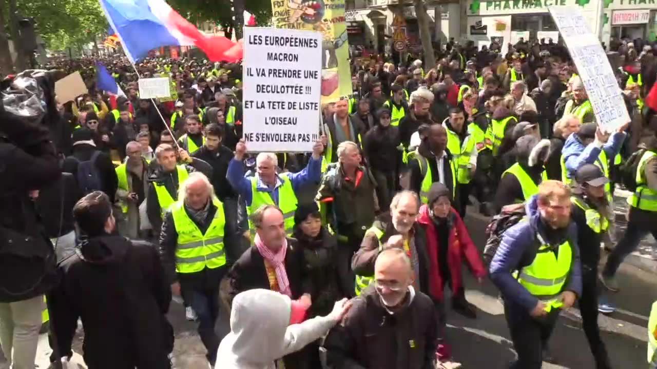 25. tydzień protestów „żółtych kamizelek”. Spokojna demonstracja w Paryżu