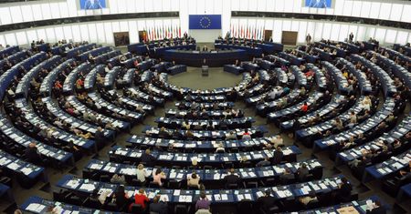 Sondaż. Co trzeci Polak uważa, że Polska może opuścić UE