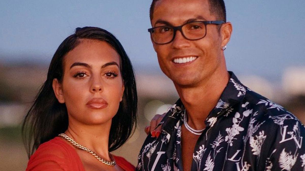 Cristiano Ronaldo i Georgina narysowali swoje portrety. Miało być ładnie, a wyszły postacie z horroru. Artystów z nich nie będzie