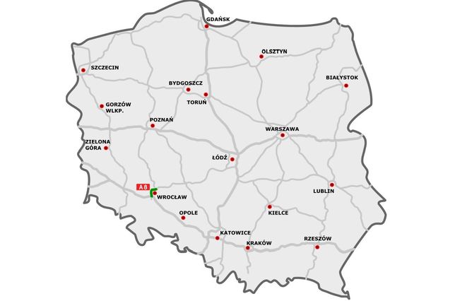 Autostrada A8 biegnie wzdłuż północnej oraz zachodniej części Wrocławia