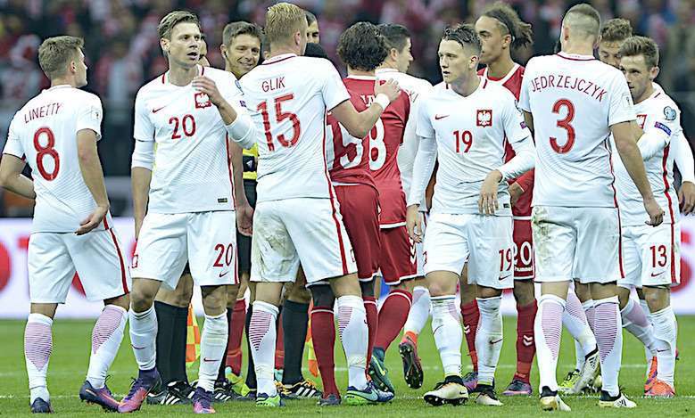 Zaskakujące zmiany w polskiej kadrze! Z dalszą grą pożegnał się jeden z najlepszych piłkarzy! Kibice w szoku