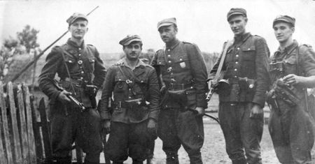 Żołnierze Wyklęci. Nieskazitelni bohaterowie czy horda zdegenerowanych kryminalistów?