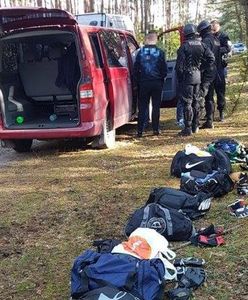 Policja udaremniła ustawkę "grzybiarzy". Zdradziła ich zawartość toreb