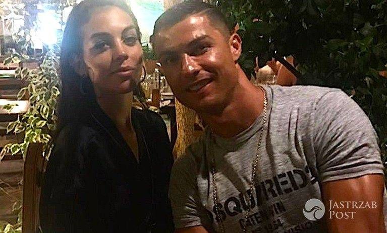 Fenomenalne zdjęcie! Cristiano Ronaldo i śliczna Georgina Rodriguez pozują z całą wesołą gromadką swoich "słodziaczków"! Widok rozbrajający!