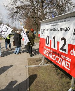 KOD kończy protest przed Kancelarią Premiera. Opublikowano wyroki