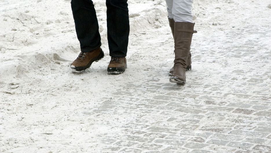 Uwaga na oblodzenie na drogach
