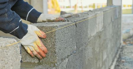Zemsta sąsiadów. Zrozpaczona rodzina żyje w ciemnościach