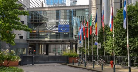 Wybory do Europarlamentu. PiS promował się na Facebooku za 278 828 zł, konkurencja dała więcej