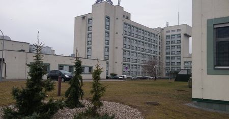 Śmierć na SOR. 51-letniego Jana wypisali ze szpitala, zabrali na komisariat. Nie żyje