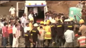 Ratownicy uratowali trzy osoby spod gruzów budynku