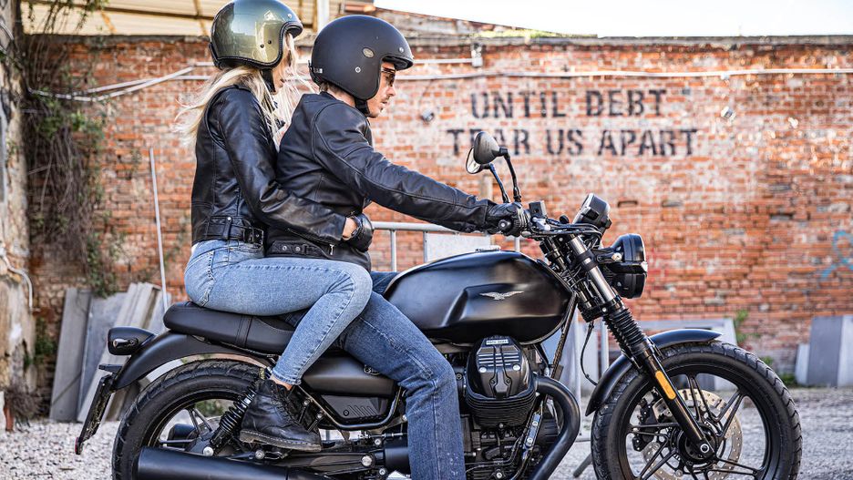 Moto Guzzi V7 Stone