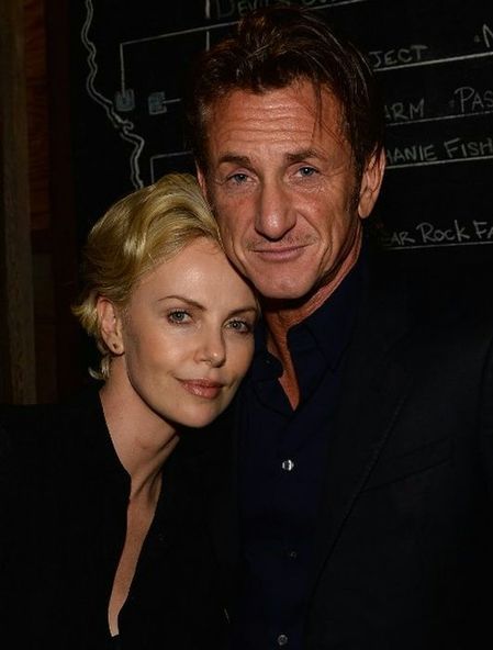 Charlize Theron i Sean Penn: Ukrywając romans, bawili się świetnie