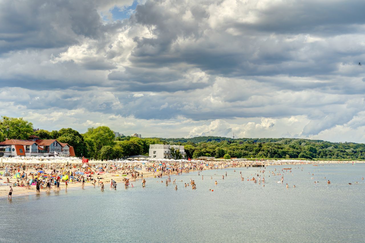 Brytyjczycy zachwyceni polskim kurortem. "Piaszczyste plaże i tani alkohol"