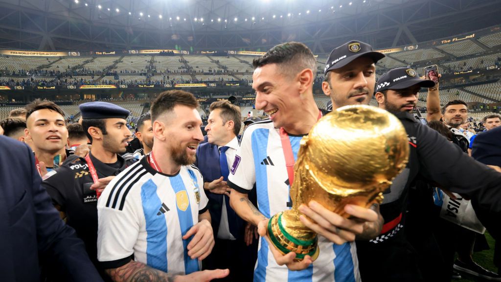 Zdjęcie okładkowe artykułu: Getty Images / Gustavo Pagano / Na zdjęciu: Angel Di Maria i Leo Messi
