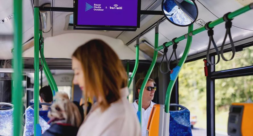 Nowy projekt Bauer Media Outdoor Poland. Kampanie na ekranach w 212 autobusach