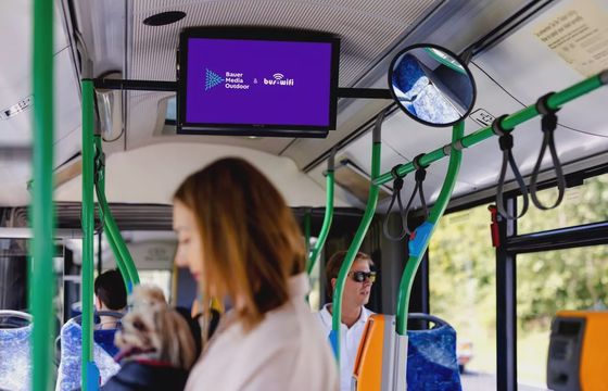 Nowy projekt Bauer Media Outdoor Poland. Kampanie na ekranach w 212 autobusach