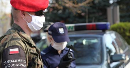 Żandarmeria Wojskowa wesprze policję w związku z epidemią. Jakie są jej uprawnienia wobec kierowców?