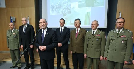 Macierewicz o 100 dniach w MON