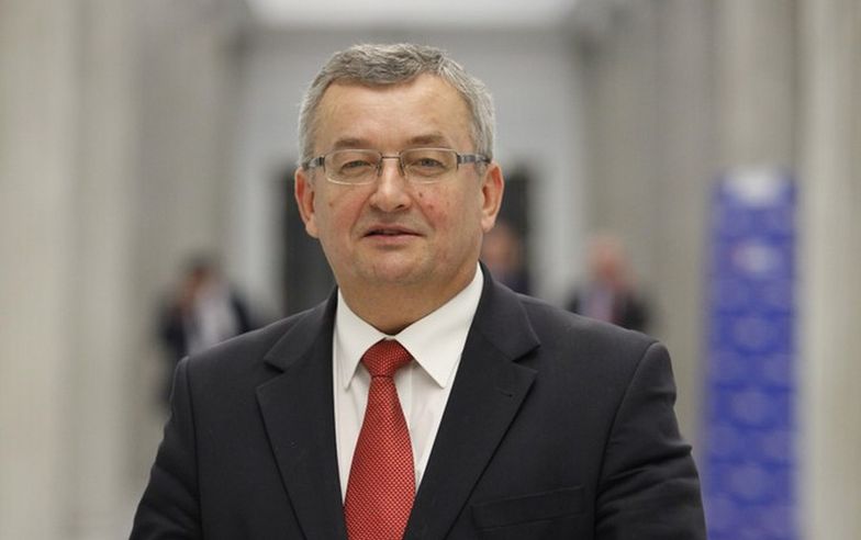 Minister wskazuje, gdzie powinien powstać Centralny Port Lotniczy