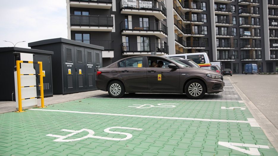 Pod koniec 2024 r. w Polsce było 74, 2 tys. samochodów elektrycznych – wynika z danych PSNM 