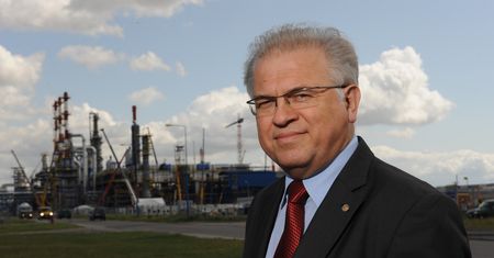 Lotos otrzymał dostawę polskiej ropy z Lubiatowa