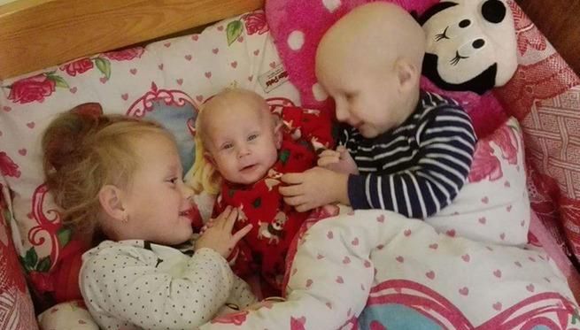 Trójka dzieci zachorowała na raka, jedno zmarło. Rodzina prosi o pomoc