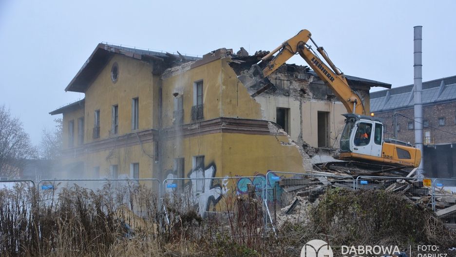 Rozpoczęło się wyburzanie dworca kolejowego w Dąbrowie Górniczej.