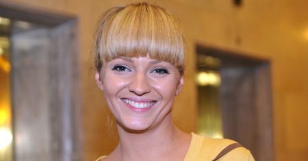 Dorota Szelągowska chwali się starym zdjęciem ze studniówki. Fani zachwyceni: "Szkoda, że w programie nie nosisz takich dekoltów" (FOTO)