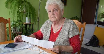 Dym z papierosów trafia do jej mieszkania. Emerytka żąda od spółdzielni remontu nieszczelnej instalacji. "Chcę tylko swobodnie oddychać"