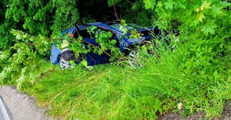 Bukówka: Poranny wypadek. Dwie młode osoby trafiły do szpitala
