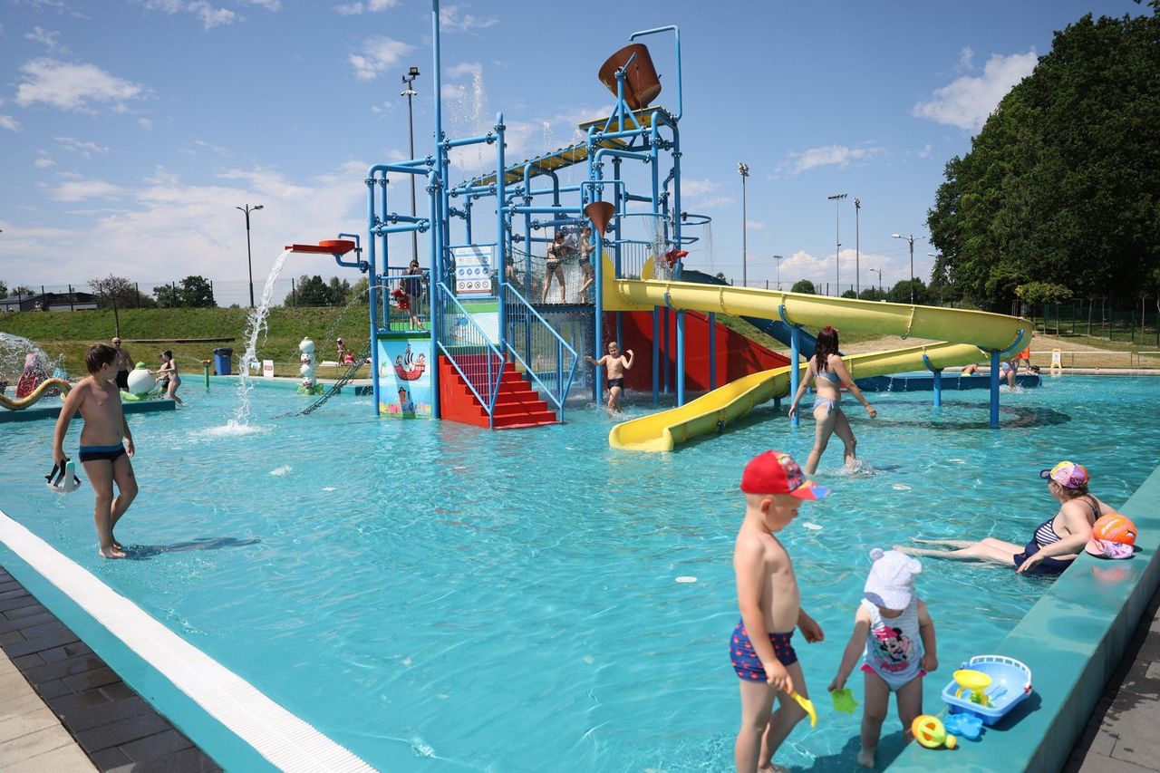 Piekary Śląskie: Wodny plac zabaw w przy MOSiR cieszy się dużą popularnością