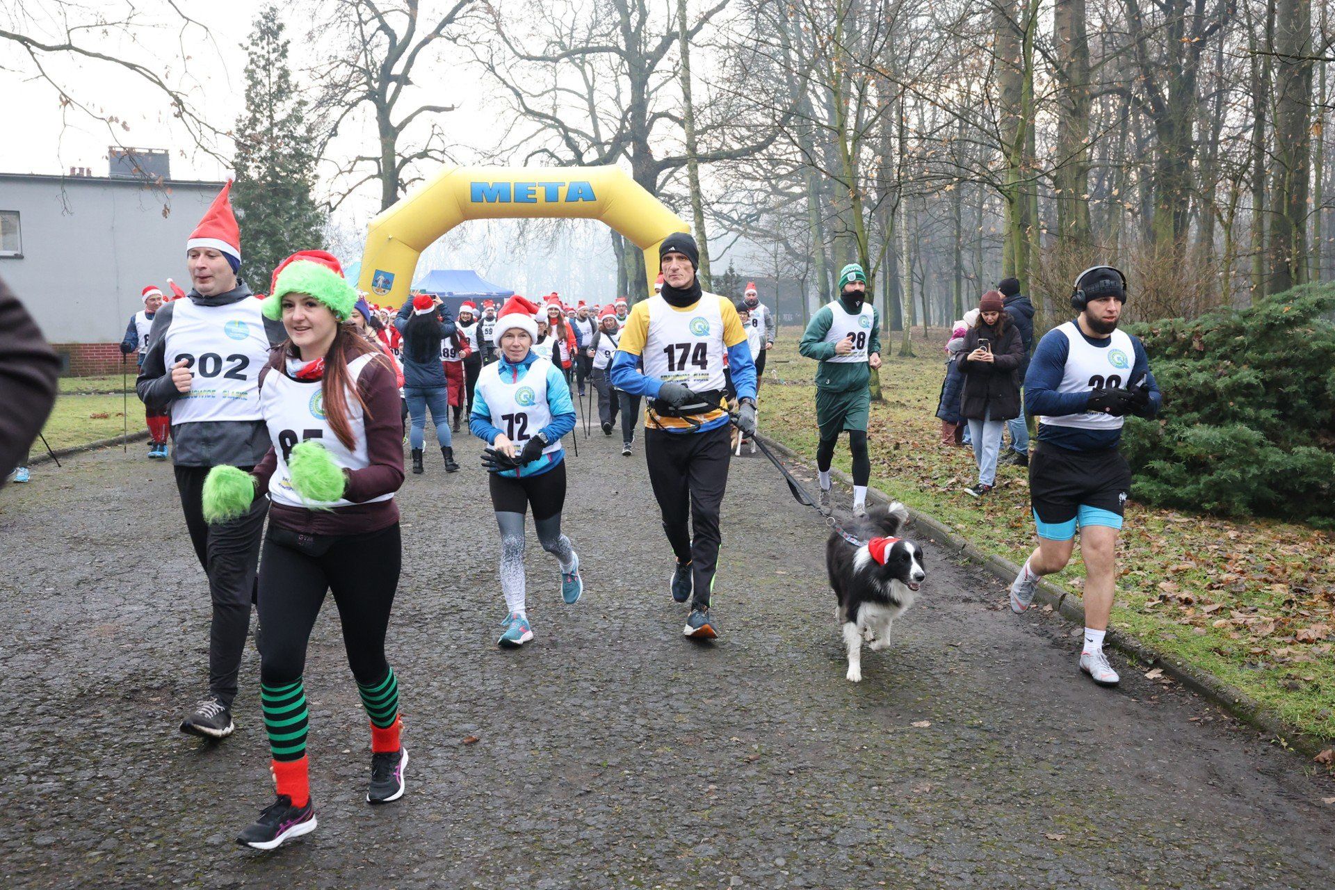 Bieg Mikołajów i Mikołajek