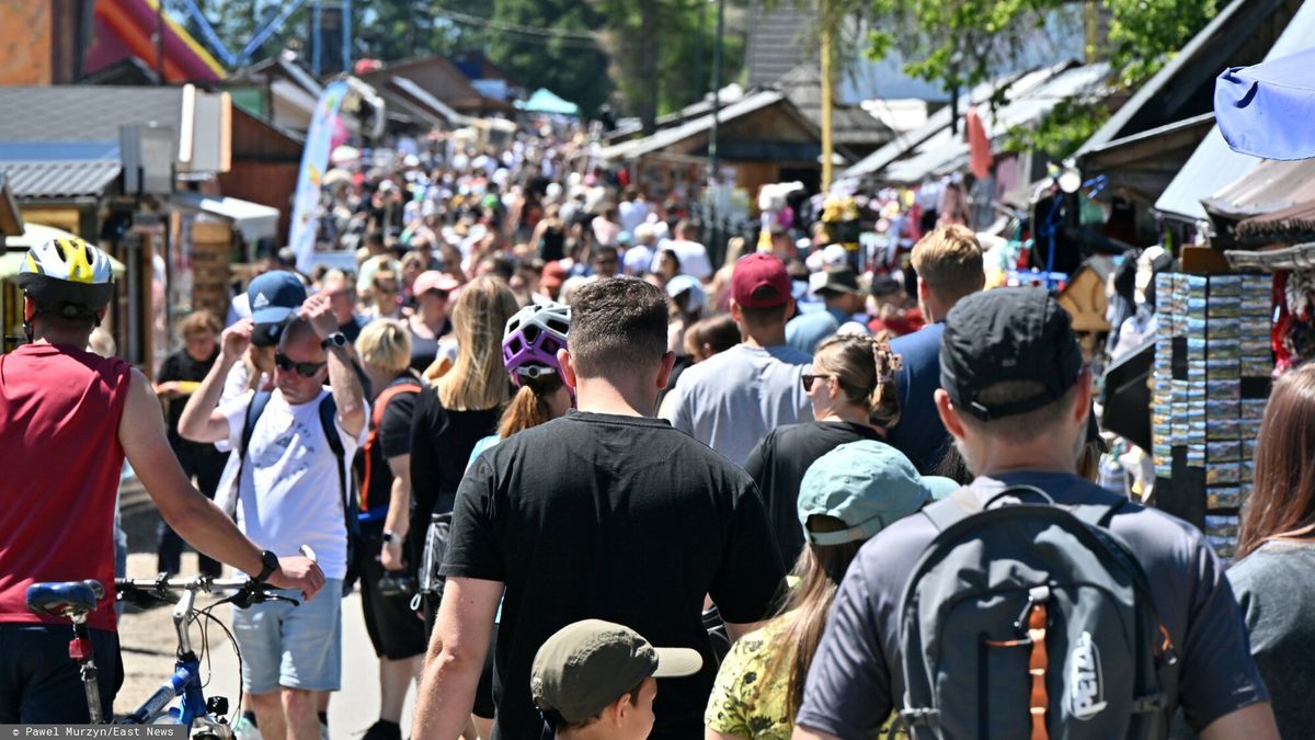 T?oczny weekend w Tatrach
Fot. Pawel Murzyn/East News,  Zakopane, 08.07.2023. Sezon letni w Zakopanem. N/z turysci pod Gubalowka.
Pawel Murzyn