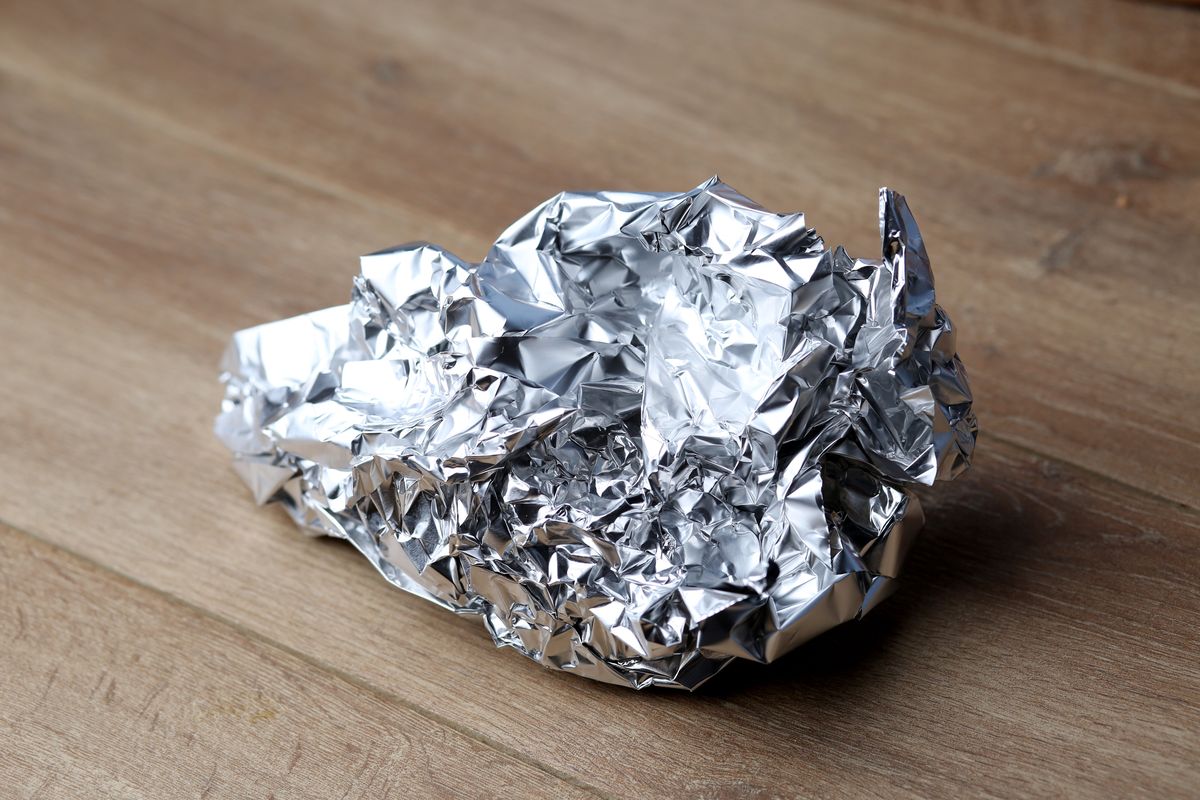 Trik kuchenny z folią aluminiową 