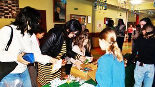 Ustka: Ruszył charytatywny jarmark w Jedynce! Szkoła wspiera Ninę!