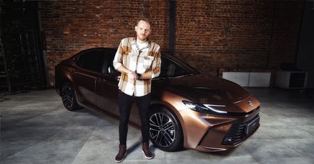 Premiera wideo: Nowa Toyota Camry — podszczypuje Lexusa