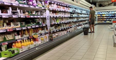 Skandal w Lidlu. "Psi patrol" okraszony pornografią na Wyspach