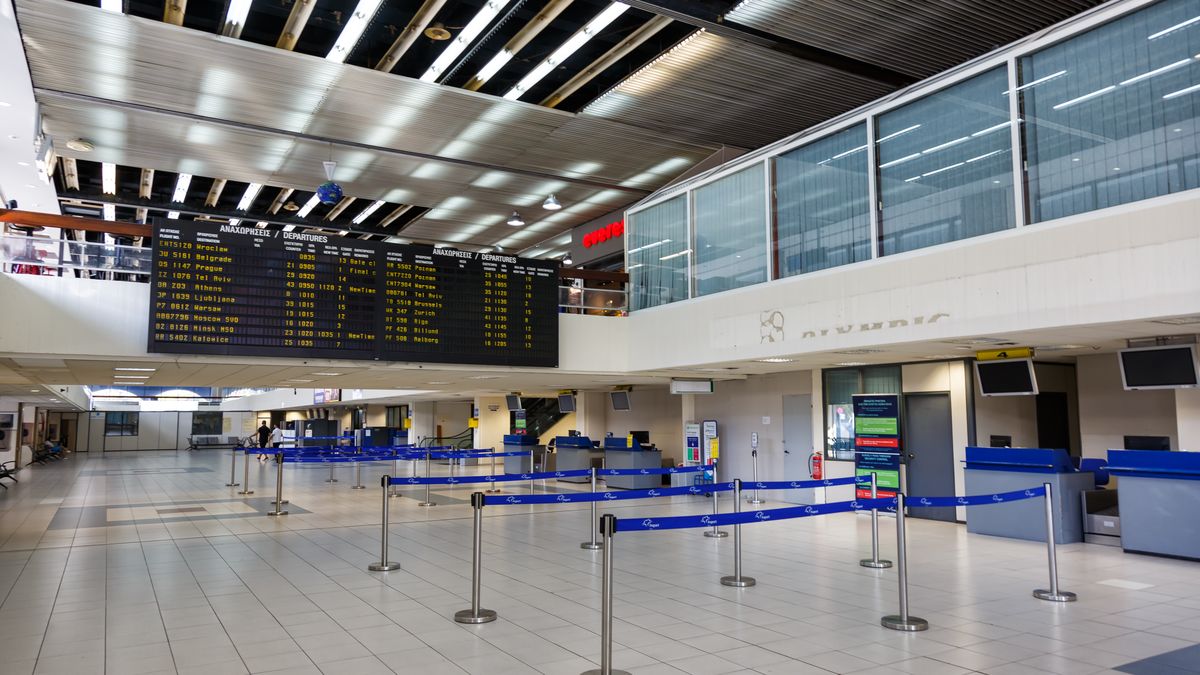 Próbowali lecieć do Polski. Zatrzymani na Rodos