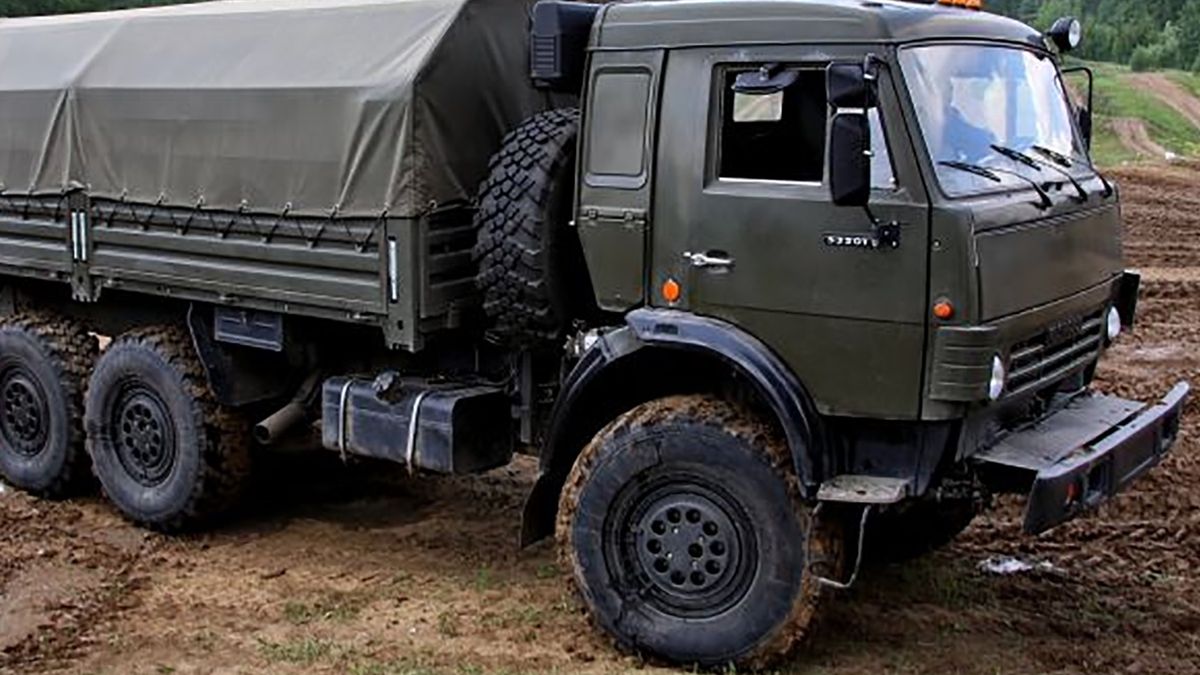 Ciężarówka marki Kamaz miała najechać na minę przeciwczołgową (zdj. ilustracyjne)