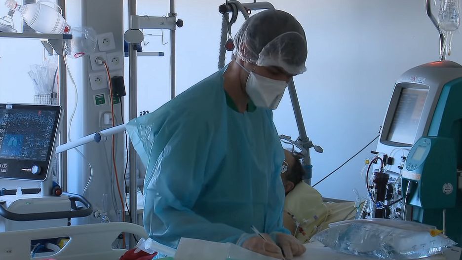 Koronawirus we Francji. Lek na stawy może być skuteczny w leczeniu COVID-19