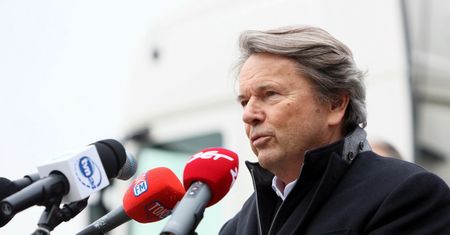 Awarie pociągów Newagu. Są już konsekwencje. Zbigniew Jakubas komentuje